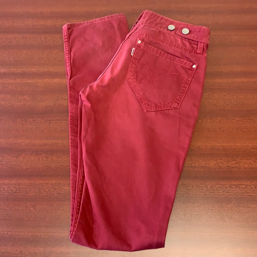 Levis Red